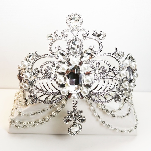 ✨ Dazzling Tiara ~ Pearls & Crystals Silver Tone main image 12